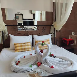 Paralax Hotel